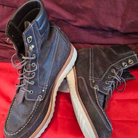 Grant Stone Field Boot in C.F. Stead Earth Waxy Commander Suede