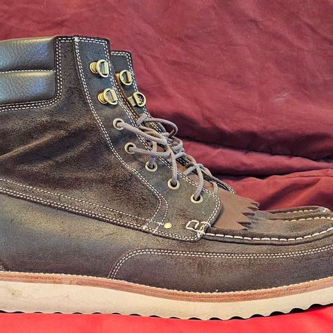 Grant Stone Field Boot in C.F. Stead Earth Waxy Commander Suede