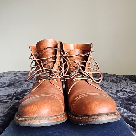 Oak Street Bootmakers Trench Boot in Tempesti Walnut Overdye Camello Asportabile