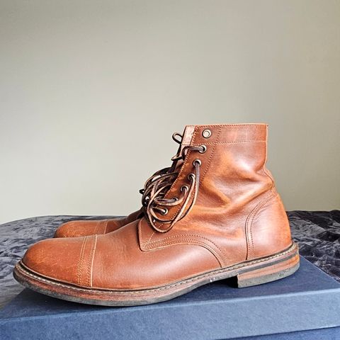 Oak Street Bootmakers Trench Boot in Tempesti Walnut Overdye Camello Asportabile