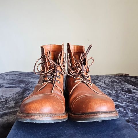 Oak Street Bootmakers Trench Boot in Tempesti Walnut Overdye Camello Asportabile
