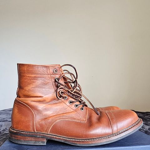 Oak Street Bootmakers Trench Boot in Tempesti Walnut Overdye Camello Asportabile