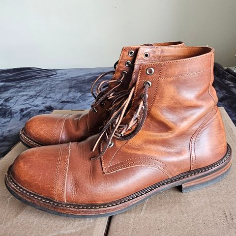 Oak Street Bootmakers Trench Boot in Tempesti Walnut Overdye Camello Asportabile