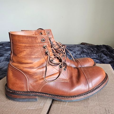 Oak Street Bootmakers Trench Boot in Tempesti Walnut Overdye Camello Asportabile