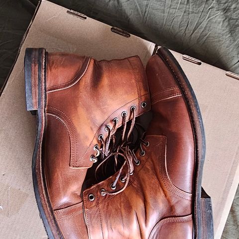 Oak Street Bootmakers Trench Boot in Tempesti Walnut Overdye Camello Asportabile