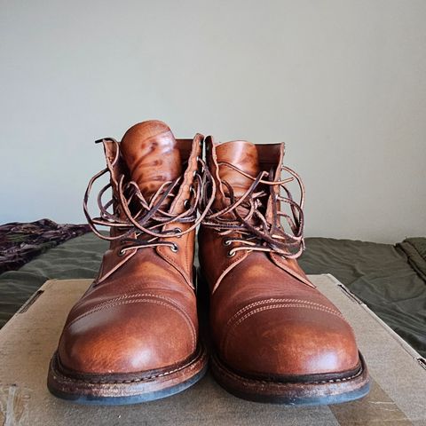 Oak Street Bootmakers Trench Boot in Tempesti Walnut Overdye Camello Asportabile