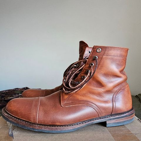 Oak Street Bootmakers Trench Boot in Tempesti Walnut Overdye Camello Asportabile