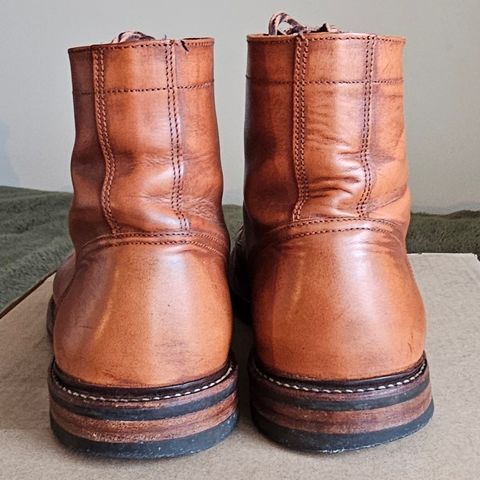 Oak Street Bootmakers Trench Boot in Tempesti Walnut Overdye Camello Asportabile