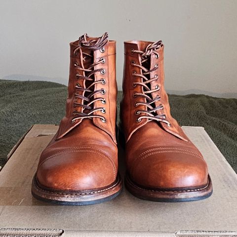 Oak Street Bootmakers Trench Boot in Tempesti Walnut Overdye Camello Asportabile