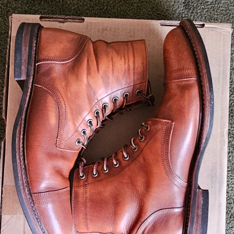 Oak Street Bootmakers Trench Boot in Tempesti Walnut Overdye Camello Asportabile