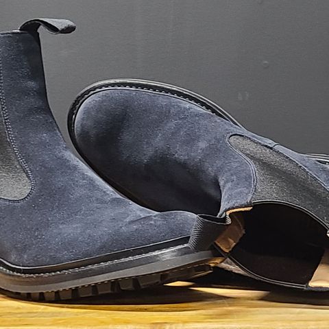 Tricker's Stephen Chelsea Boot in Zonta Oceano Castorino Suede