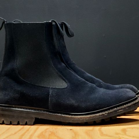 Tricker's Stephen Chelsea Boot in Zonta Oceano Castorino Suede