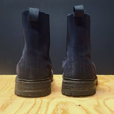 Tricker's Stephen Chelsea Boot in Zonta Oceano Castorino Suede