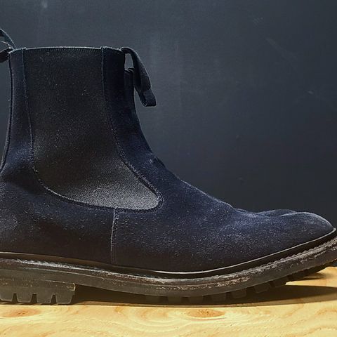 Tricker's Stephen Chelsea Boot in Zonta Oceano Castorino Suede