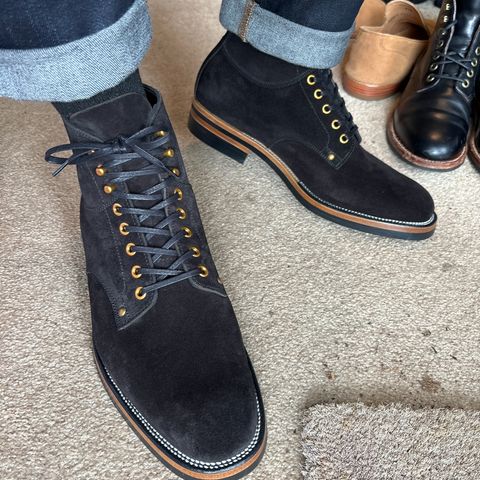 Iron Boots Type 1 in Italian Black Roughout