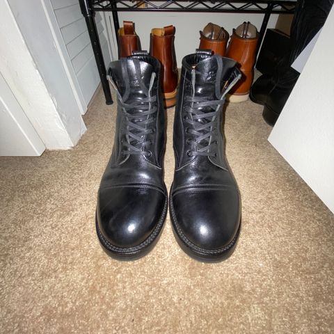 Caswell Garrett in Maryam Black TPR Horsebutt