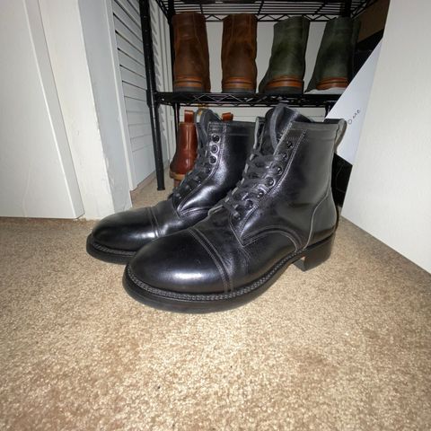 Caswell Garrett in Maryam Black TPR Horsebutt