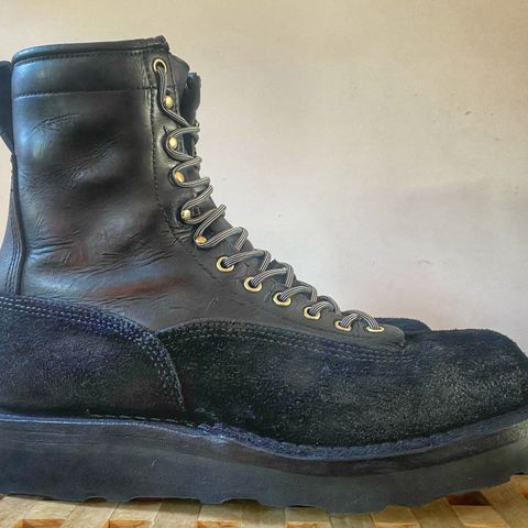 White's Smokejumper in Seidel Black Oil Tan Roughout