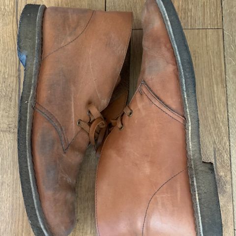Clarks Desert Boot in Dark Tan