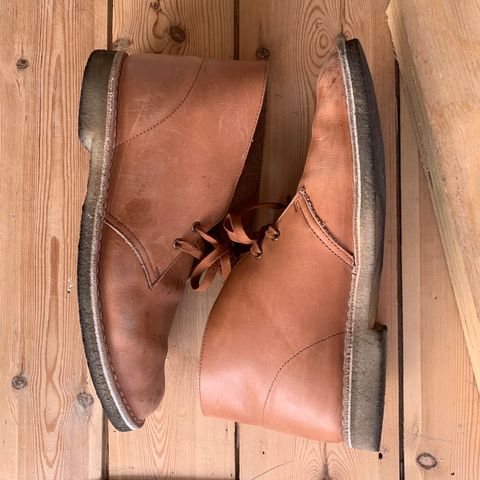 Clarks Desert Boot in Dark Tan