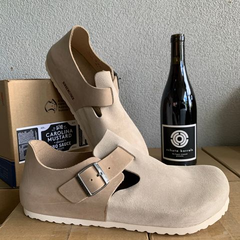 Birkenstock London in Sandcastle Suede