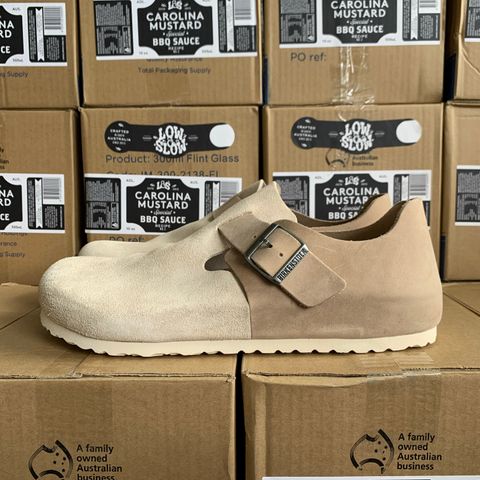 Birkenstock London in Sandcastle Suede