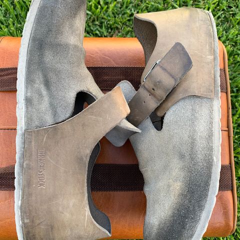 Birkenstock London in Sandcastle Suede