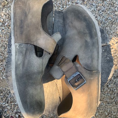 Birkenstock London in Sandcastle Suede
