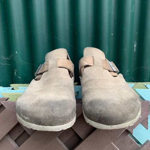 Birkenstock London in Sandcastle Suede