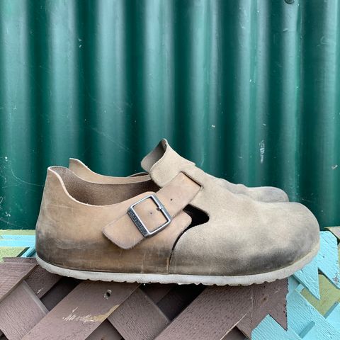 Birkenstock London in Sandcastle Suede
