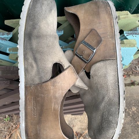 Birkenstock London in Sandcastle Suede