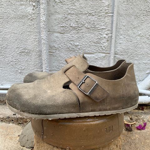 Birkenstock London in Sandcastle Suede