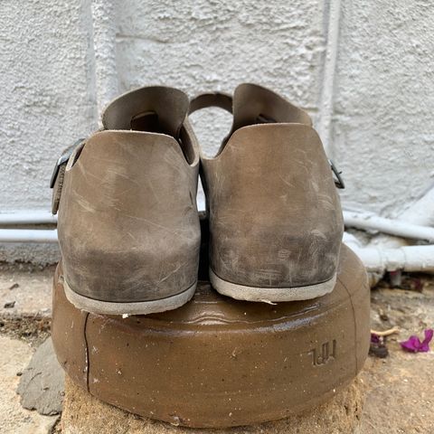 Birkenstock London in Sandcastle Suede
