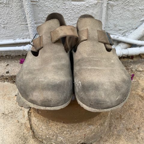 Birkenstock London in Sandcastle Suede