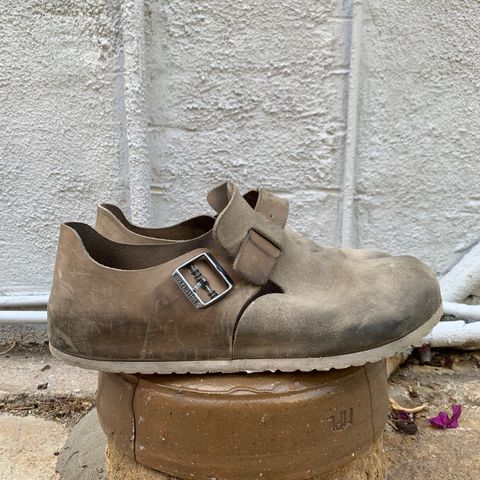 Birkenstock London in Sandcastle Suede