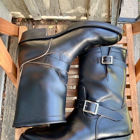 View photo of Zerrows Type One in Horween Black Chromexcel