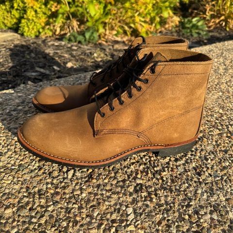 Red Wing 8062 in S.B. Foot Olive Mohave Roughout