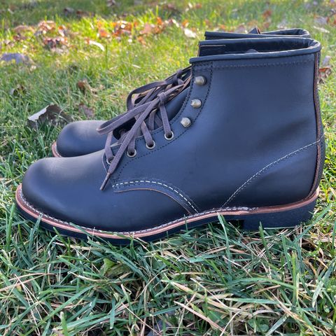 Red Wing Blacksmith in S.B. Foot Black Prairie