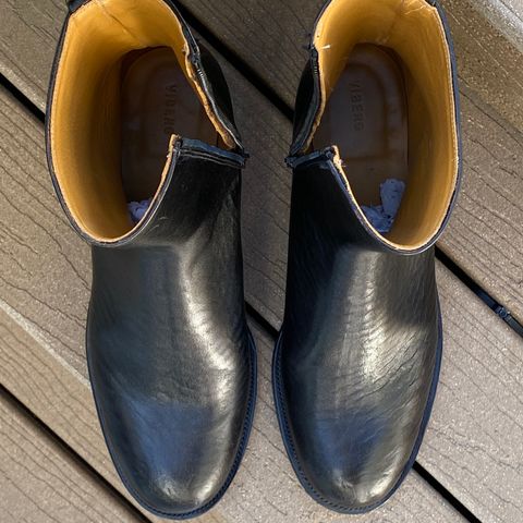 View photo of Viberg Herald in Shinki Black Oiled Horsebutt