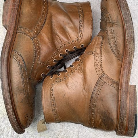 Tricker's Stow Country Boot in Horween Natural Chromexcel