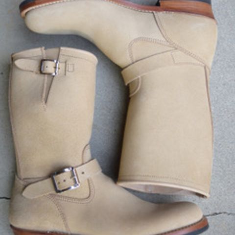 Attractions BILTBUCK Engineer Boots in Sand Beige Suede