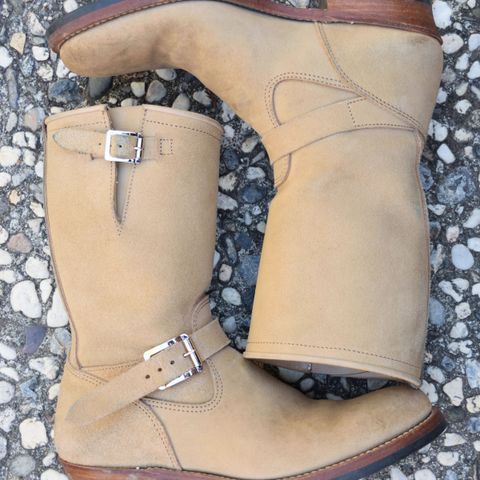 Attractions BILTBUCK Engineer Boots in Sand Beige Suede