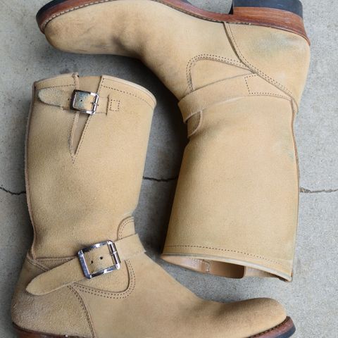 Attractions BILTBUCK Engineer Boots in Sand Beige Suede