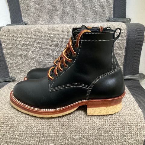 Jakkrabbits Logger Boot in Indonesian Rose Black Pull Up