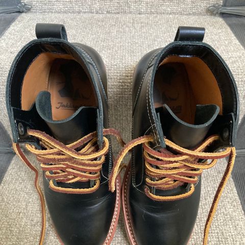 Jakkrabbits Logger Boot in Indonesian Rose Black Pull Up