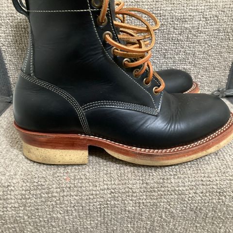 Jakkrabbits Logger Boot in Indonesian Rose Black Pull Up