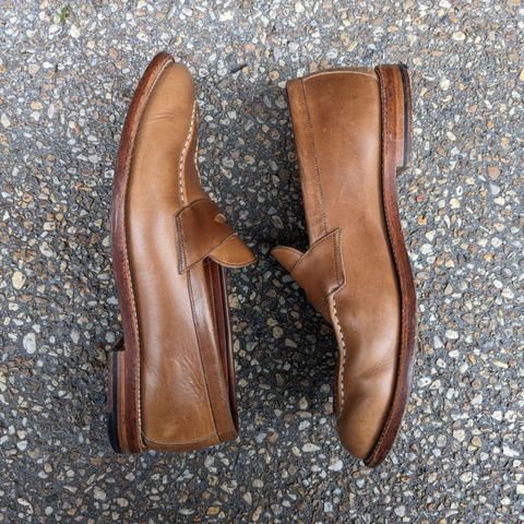 Grant Stone Traveler Penny in Horween Dune Chromexcel