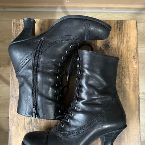 View photo of Stockerpoint Stiefel 4490 Handmade in Unknown Leather