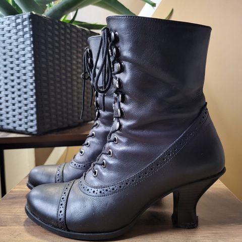 View photo of Stockerpoint Stiefel 4490 Handmade in Unknown Leather