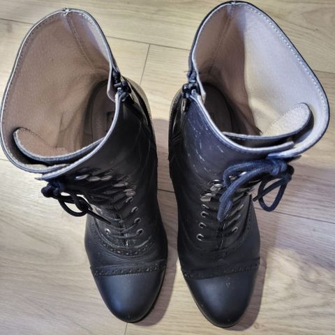 View photo of Stockerpoint Stiefel 4490 Handmade in Unknown Leather